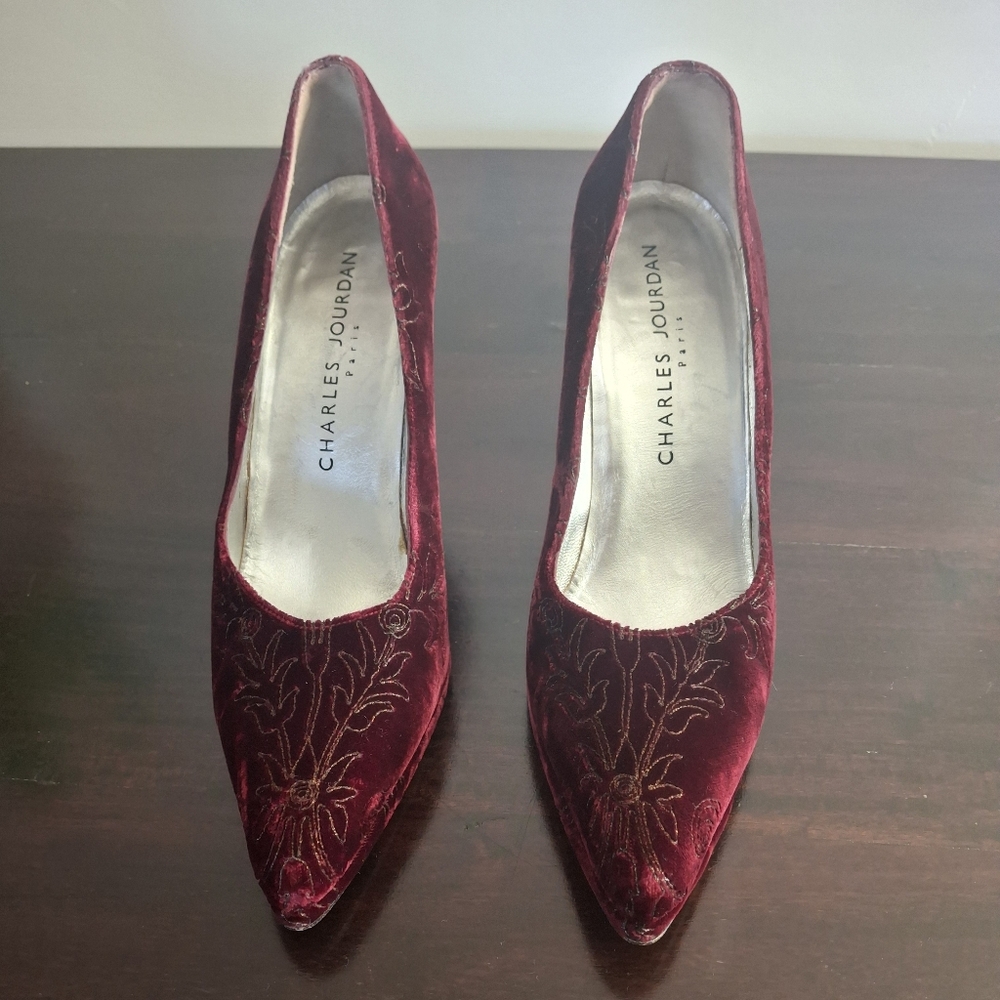 CHARLES JOURDAN Paris - Velvet Embroidered Deep Red Pumps - Size 8